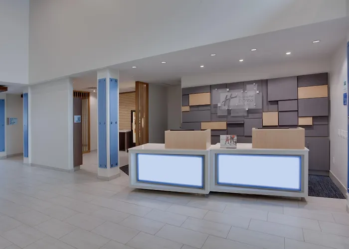 Holiday Inn Express Hotel & Suites Fort Lauderdale Airport/Cruise Port By Ihg